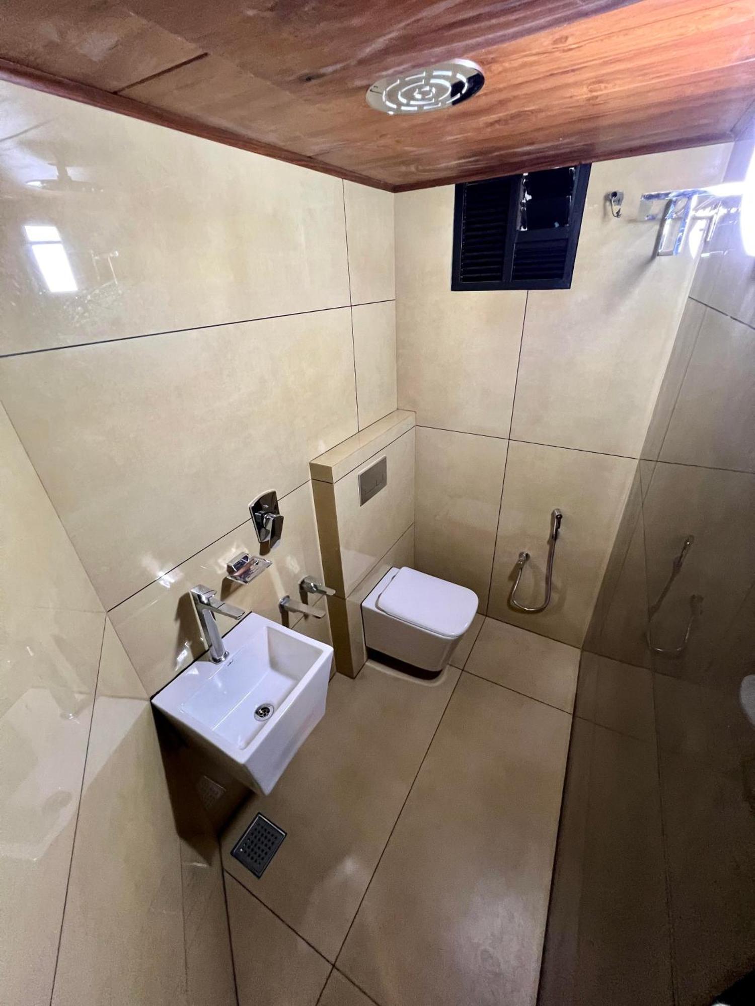 אוטי Hotel City Palace מראה חיצוני תמונה