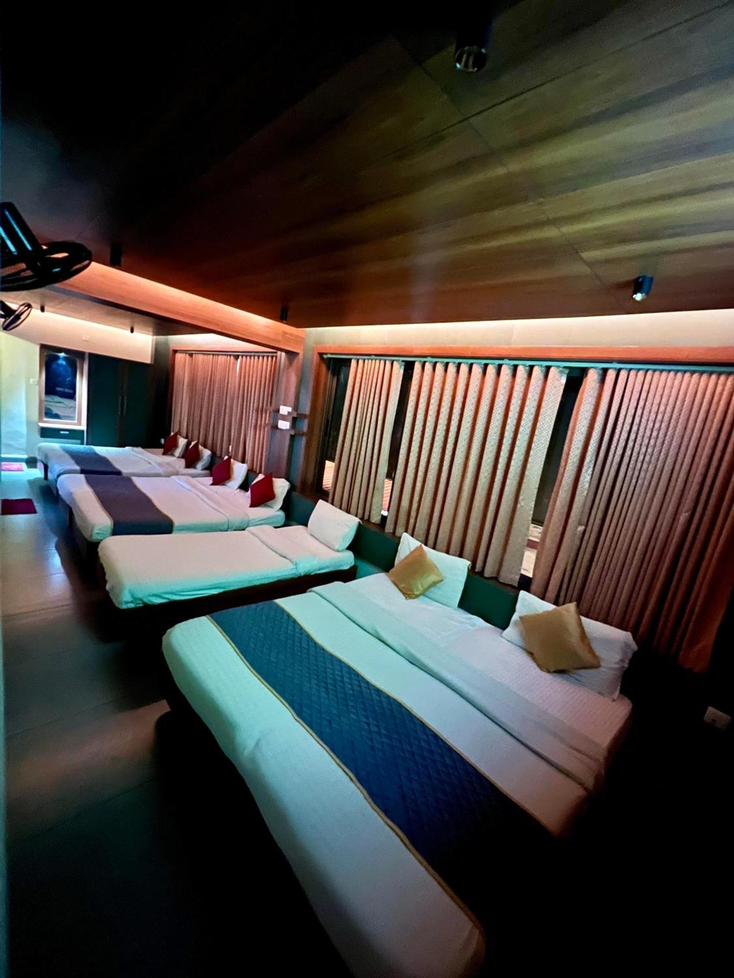 אוטי Hotel City Palace מראה חיצוני תמונה