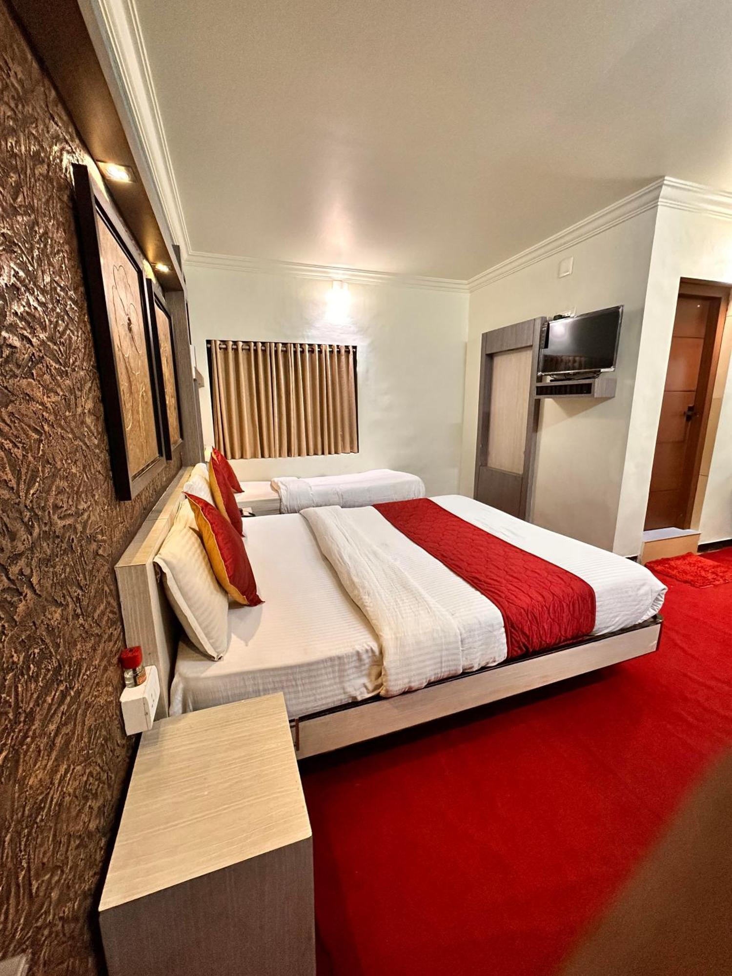 אוטי Hotel City Palace מראה חיצוני תמונה