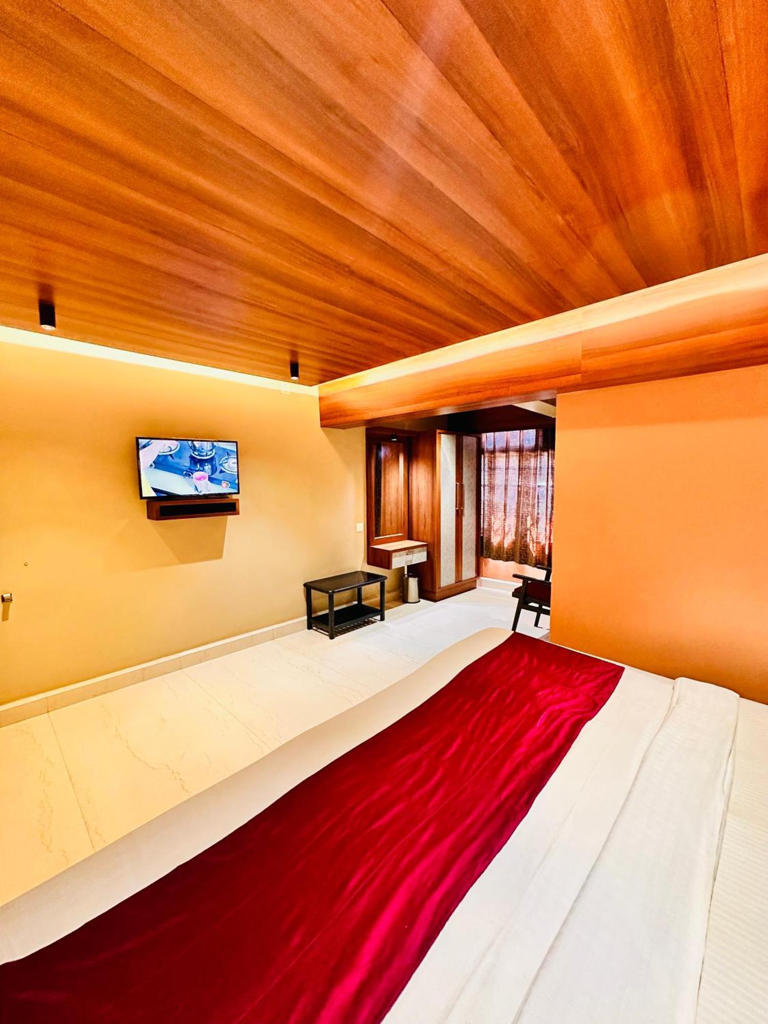 אוטי Hotel City Palace מראה חיצוני תמונה