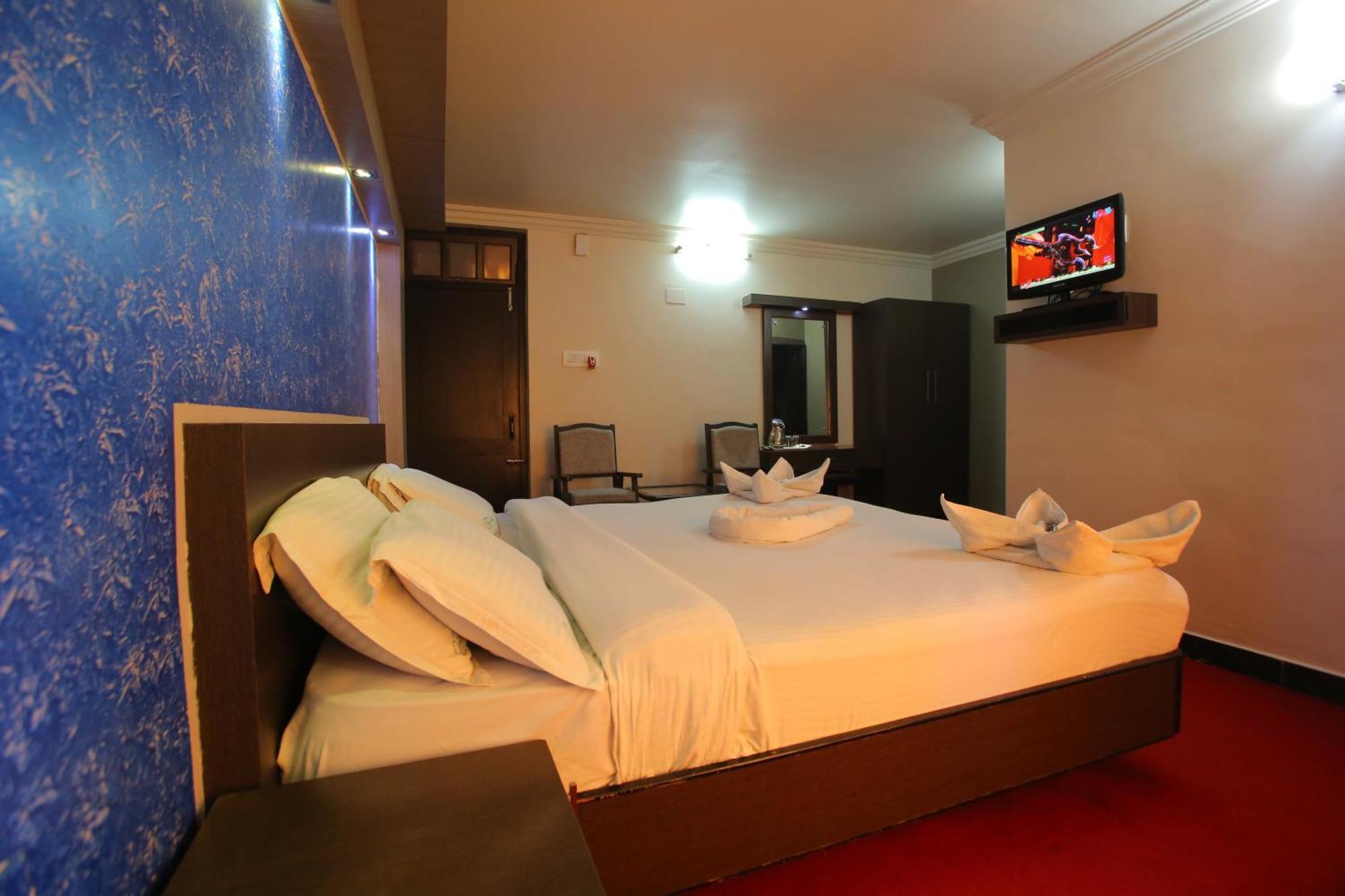 אוטי Hotel City Palace מראה חיצוני תמונה
