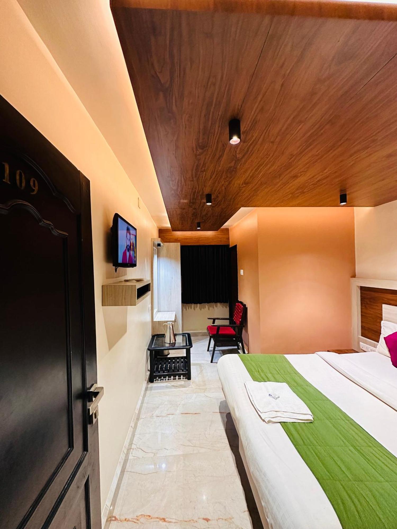 אוטי Hotel City Palace מראה חיצוני תמונה