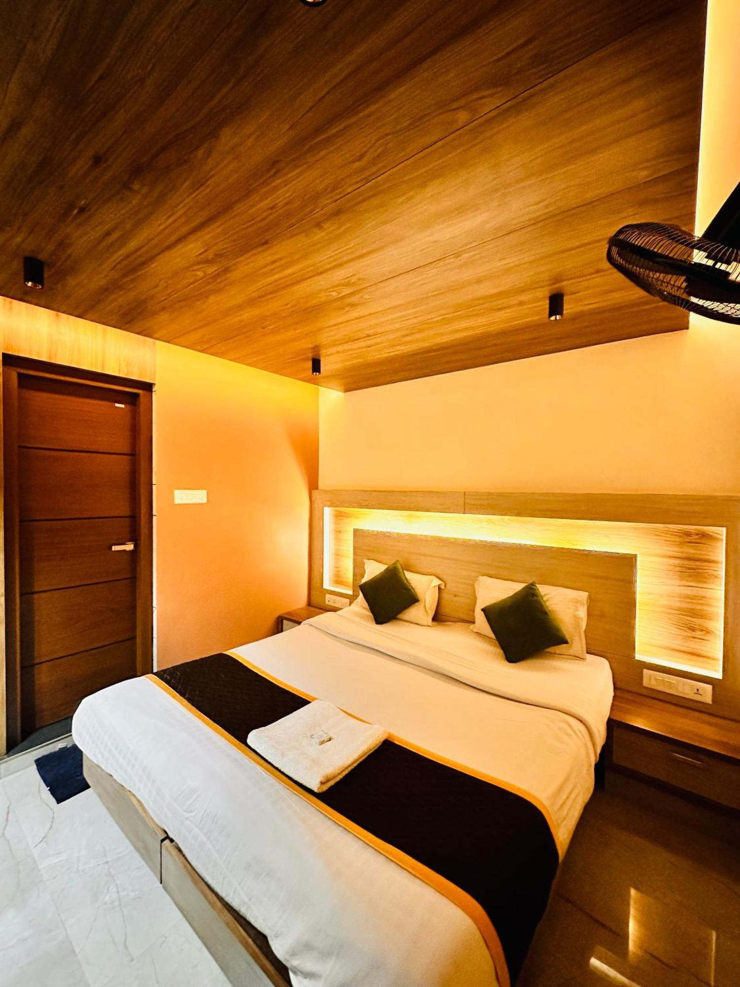 אוטי Hotel City Palace מראה חיצוני תמונה
